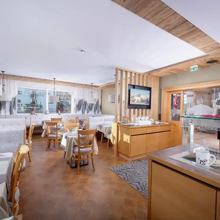 Garni Entstrasser 3*