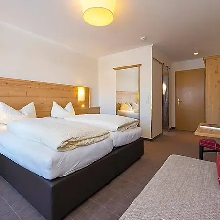 Garni Entstrasser 3*