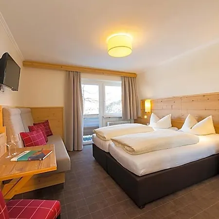 Garni Entstrasser Hotel