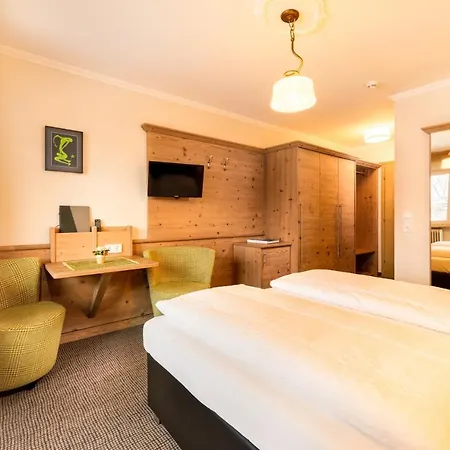 Hotel Garni Entstrasser 3*