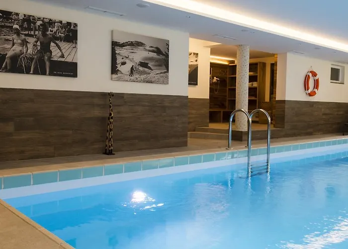 Garni Entstrasser 3* 키츠부헬