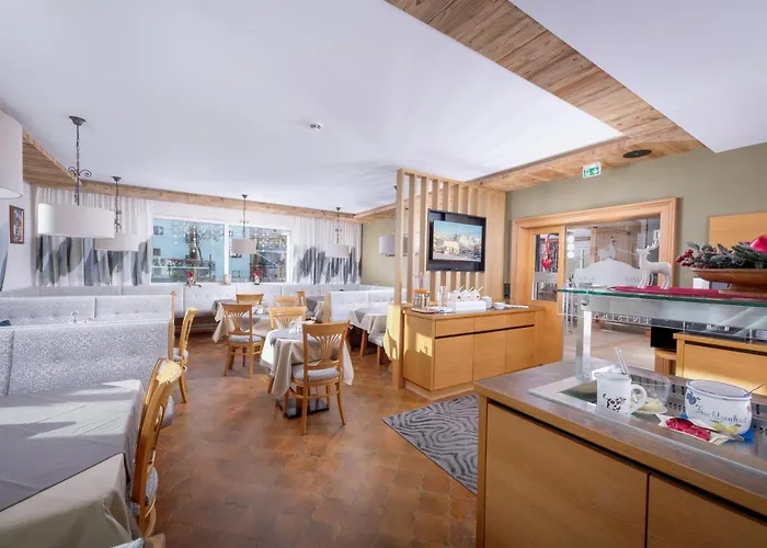 ガルニ エンシュトラッサ 3*