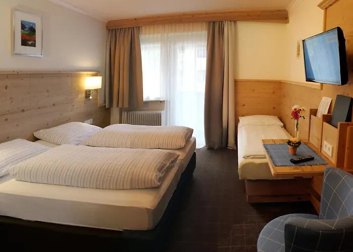 Hotel Garni Entstrasser 3*
