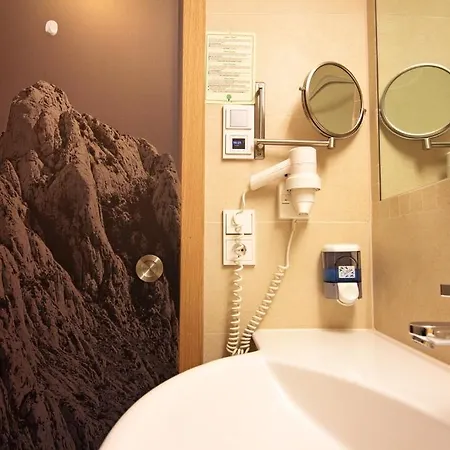 Hotel Garni Entstrasser 3*